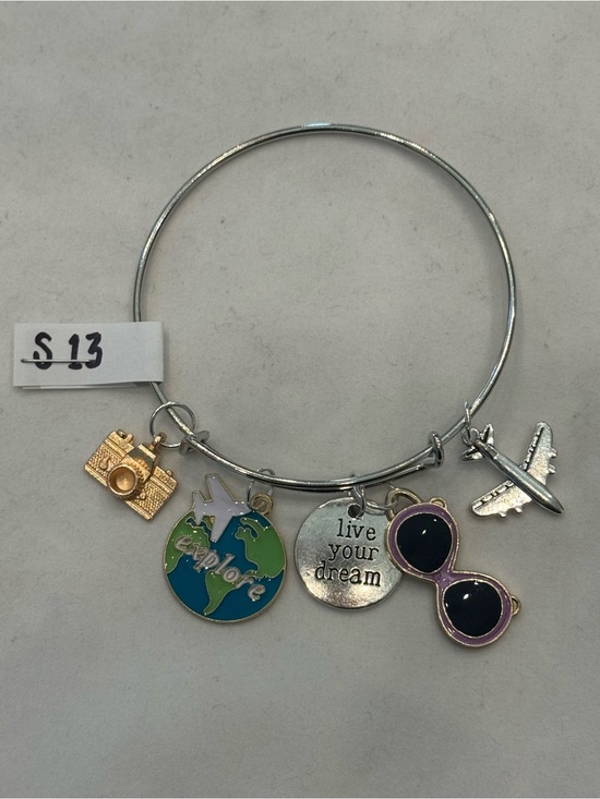 Hand Crafted Jewelry - S13 Travel Dream World Adventure Camera Vacation Charm Bangle Bracelet